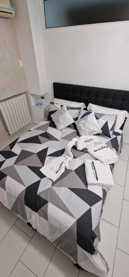 Fashion House Napoli Apartment ภายนอก รูปภาพ