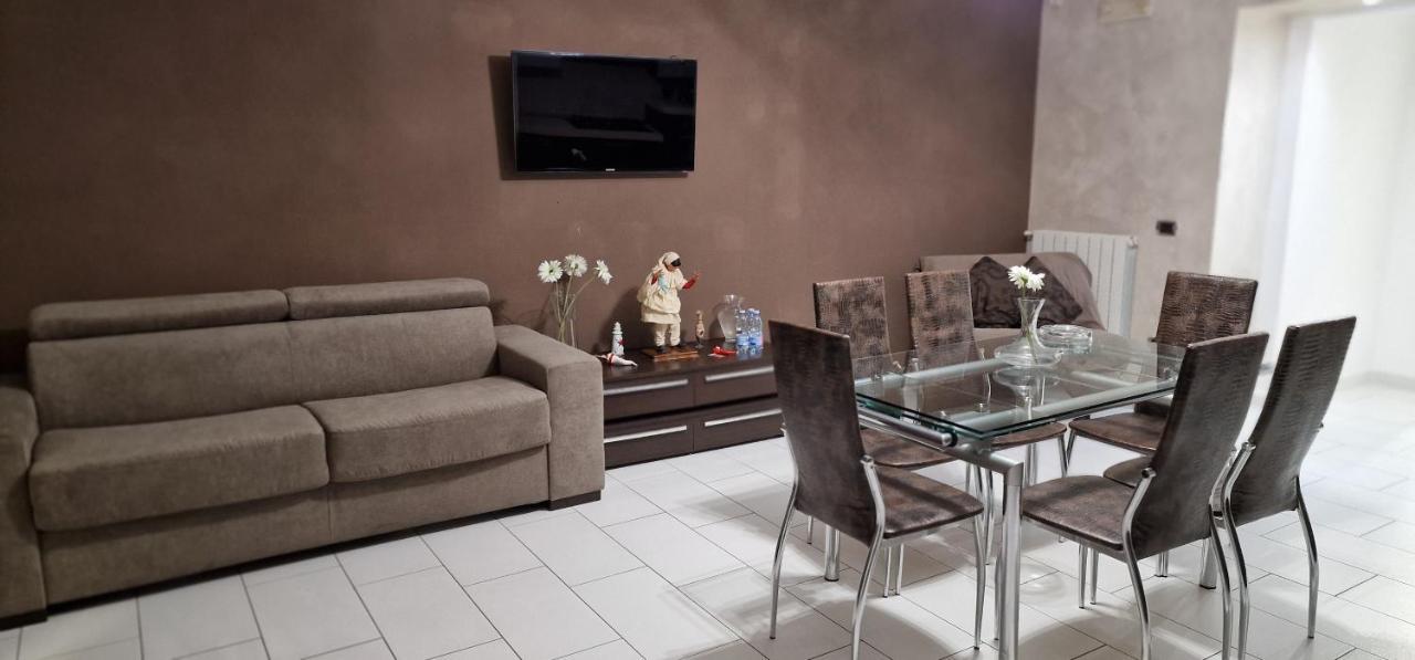 Fashion House Napoli Apartment ภายนอก รูปภาพ