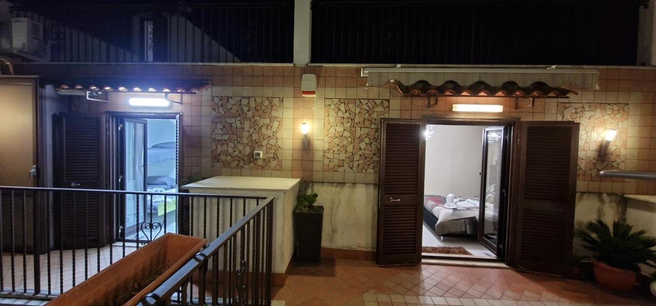 Fashion House Napoli Apartment ภายนอก รูปภาพ
