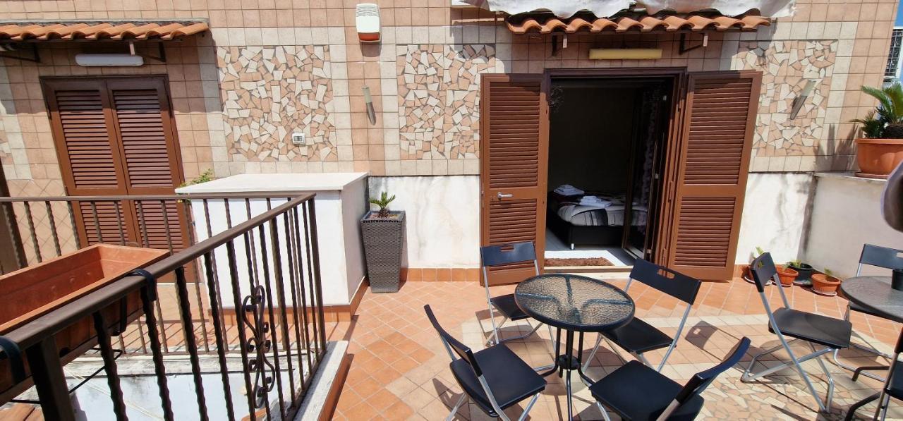 Fashion House Napoli Apartment ภายนอก รูปภาพ